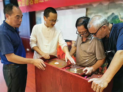一双慧眼看世界——城山策 风水师访谈录 一双慧眼看世界——城山策 风水师访谈录